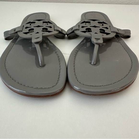 Tory Burch Miller Sandals Malta Gray Patent Leather Shoes Womens SZ US 9 - Picture 6 of 7